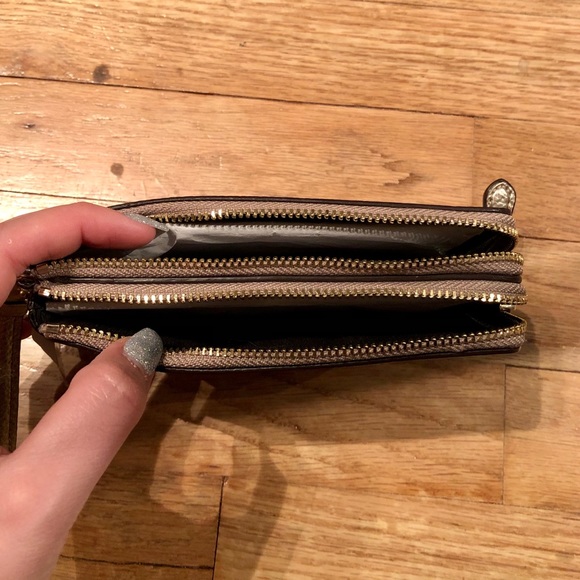 Coach wristlet/wallet - Picture 2 of 4